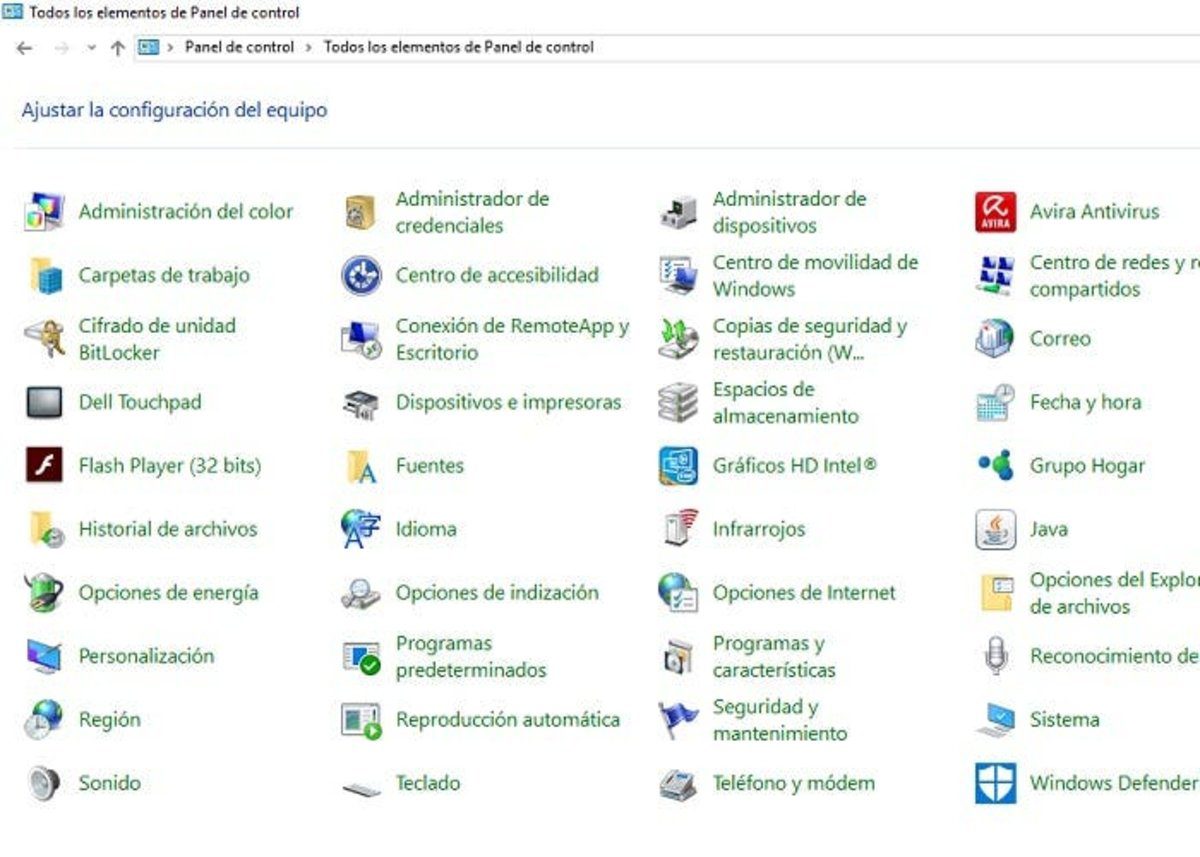 Por qué no salen los números en el aire acondicionado 2 Persona ajustando configuración del panel de control